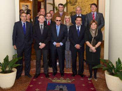 La Diputación y 16 consistorios renuevan su convenio de transporte adaptado con la Fundación Daño Cerebral Sobrevenido ‘Ateneo’
