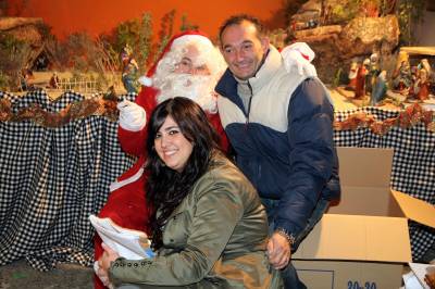 Papà Noel visita la Falla la Mercé