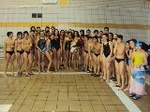 Los nadadores del Club Natació Vila-real reciben con aplausos a Laura Arriero