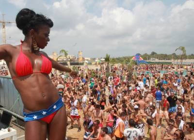 Las Pre Festival Parties animan la espera del Arenal Sound.