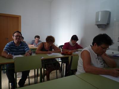 Medio centenar de mayores de Cabanes participan en el taller de la memoria