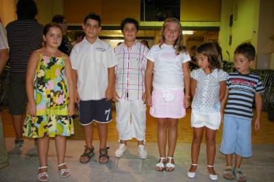 El Raval proclama a sus falleras infantiles