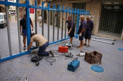 Roban las barreras de la Vila del Bou
