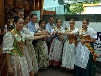 Inauguran el Mesón del Vino, de la Tapa