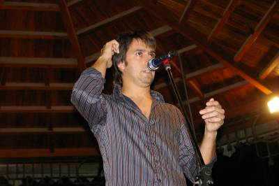 J.Grillo i Sergio Molés porten l’humor a les festes alternatives.