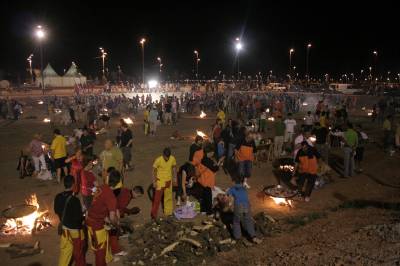 La fiesta de las paellas llenó la Plaza de Novenes de Calatrava.