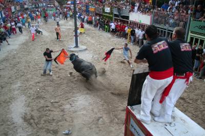 Las Cervecitas trajeron el espectáculo en la penúltima tarde de toros.