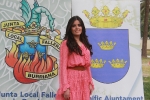 Las caspirantes a Reina Fallera se entrevistas con los representantes de las Fallas de Burriana