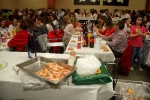 La Llar Fallera acoge la multiltudinaria cena de pa i porta