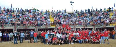 Toro cerril y peña Sense DNI