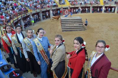 Festeras en el concurso de ganaderías y encierro
