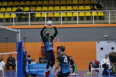 Emocionante partido el disputado entre el Club Voleibol Mediterráneo y el Voley Playa Madrid, un partido muy disputado que se resolvió en un ajustado tie-break