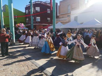 Almenara disfruta del mercat valencià de nadal