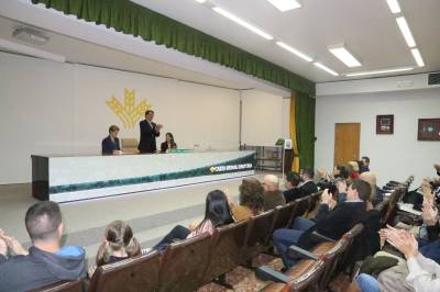 El alcorino Jos Manuel Garca Machado present en los Salones Sociales de la Caixa Rural su novela