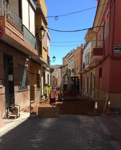 Xilxes inicia les obres del carrer Cova Santa per a transformar-la en una via semipeatonal