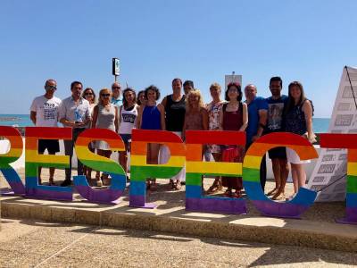 Diversitat i tolerncia en el V Festival de Famlies Orgulloses a la platja dAlmassora