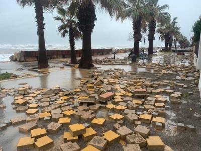 L'alcaldesa de Almenara reclamar a Madrid la construcci inmediata de les escolleres