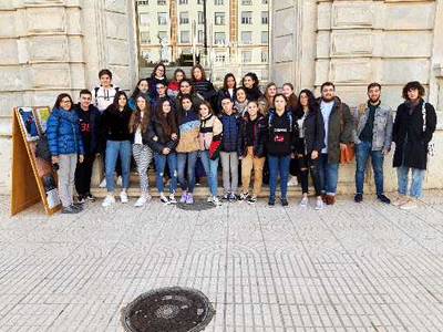 Alumnos del IES Politècnic presentan un proyecto de sostenibilidad al concejal de Transición Ecológica
