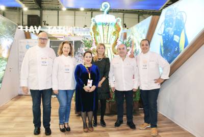 Castelló potència la gastronomia local en Fitur amb un 'showcooking' del 'Arrocito'