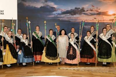 Castelló promociona el 75 aniversari de la Magdalena a Fitur amb reines, gaiates i colles