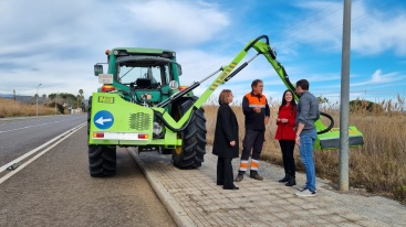 L'Ajuntament de Torreblanca adquireix un bra desbrossador per millorar l'accessibilitat als camins rurals